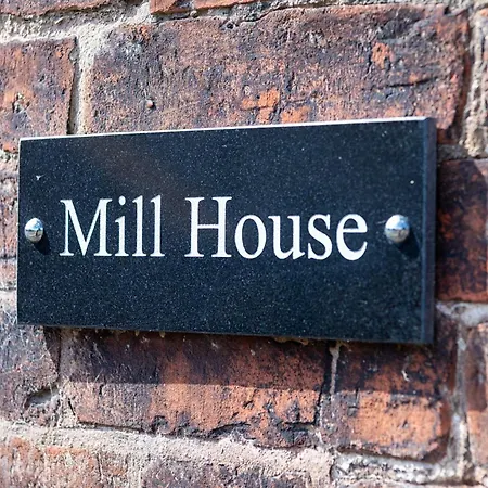 Mill House Villa Ollerton Exterior photo