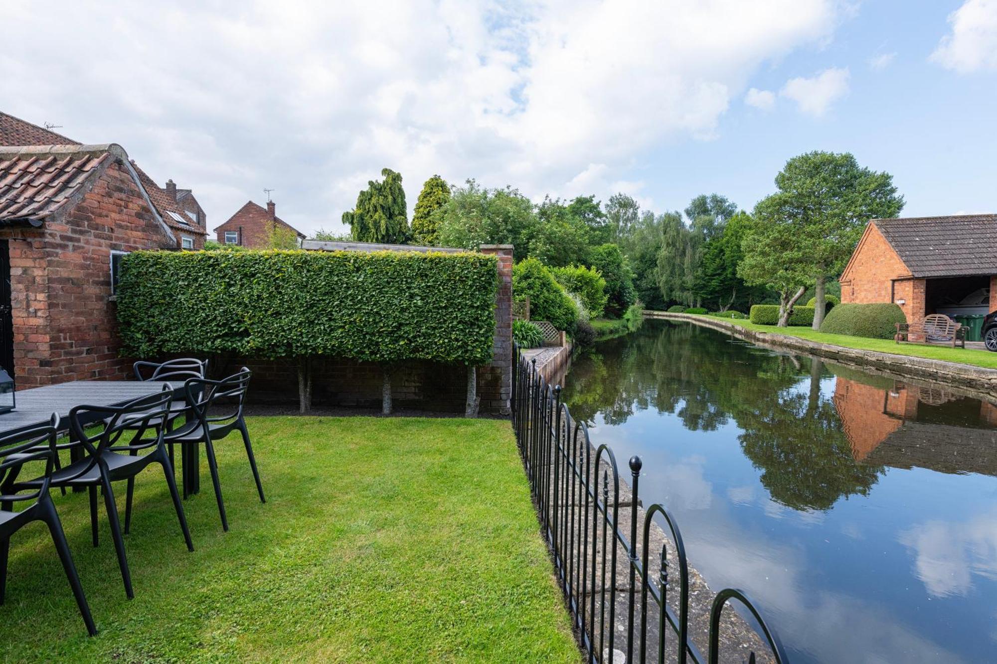 Holiday home Mill House Ollerton